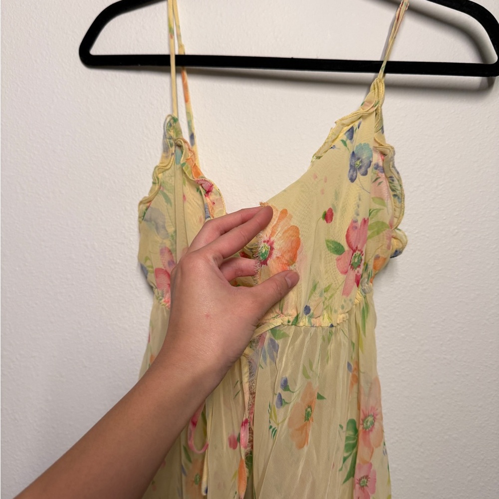 Victoria’s Secret yellow floral babydoll top - Picture 7 of 14
